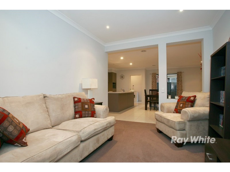 35 Sabel Drive, Cranbourne North VIC 3977