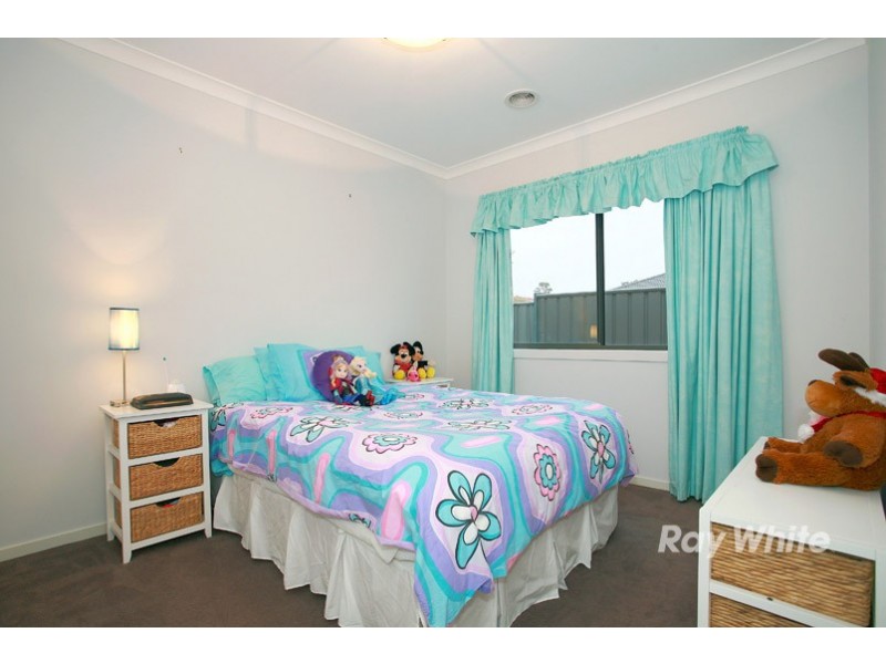 35 Sabel Drive, Cranbourne North VIC 3977