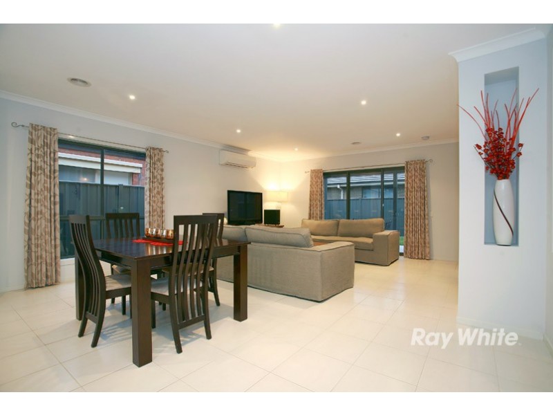 35 Sabel Drive, Cranbourne North VIC 3977