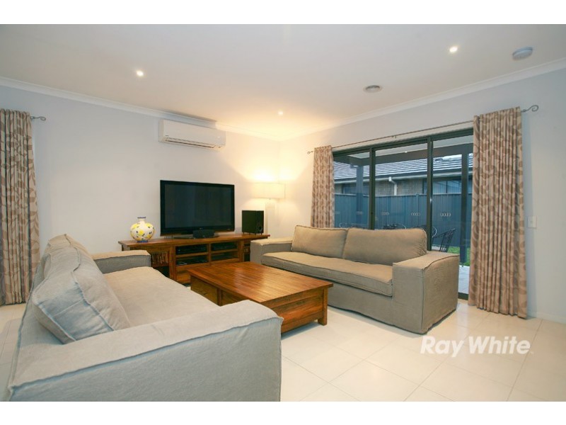 35 Sabel Drive, Cranbourne North VIC 3977