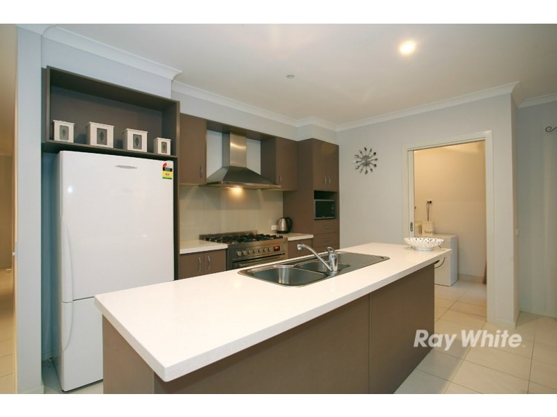 35 Sabel Drive, Cranbourne North VIC 3977