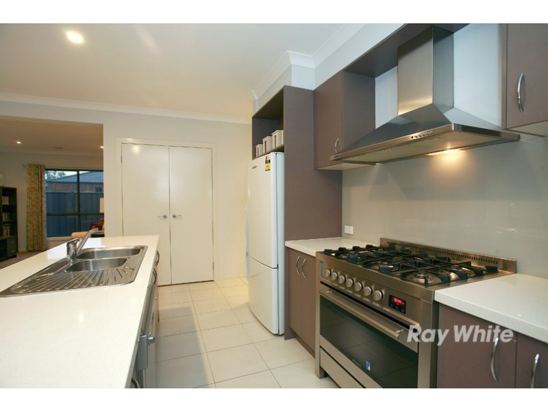 35 Sabel Drive, Cranbourne North VIC 3977