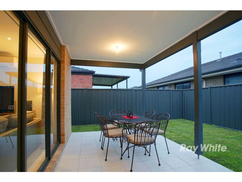 35 Sabel Drive, Cranbourne North VIC 3977