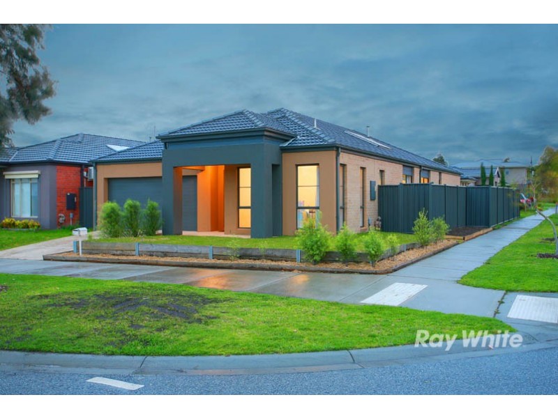 35 Sabel Drive, Cranbourne North VIC 3977