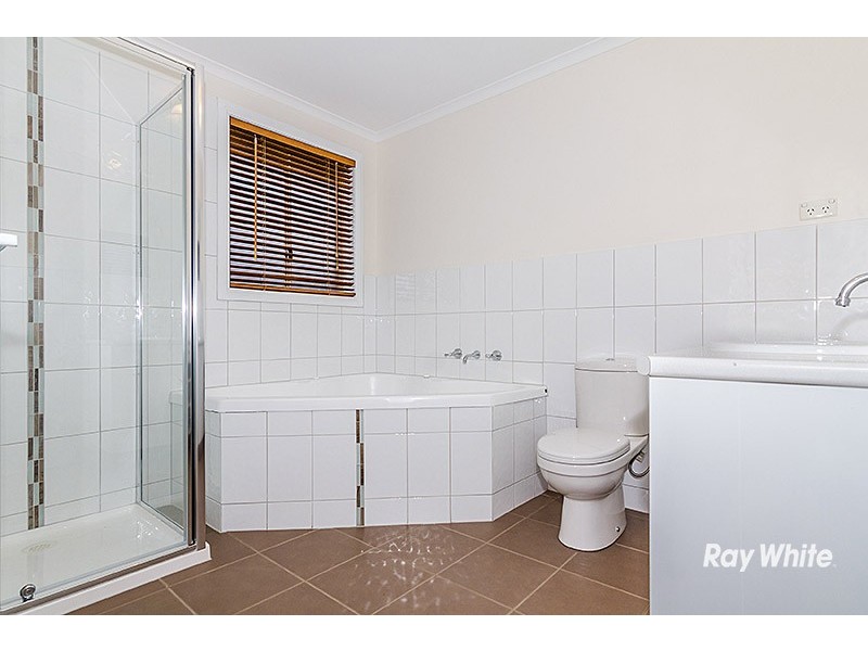 30 Monahans Road, Cranbourne VIC 3977