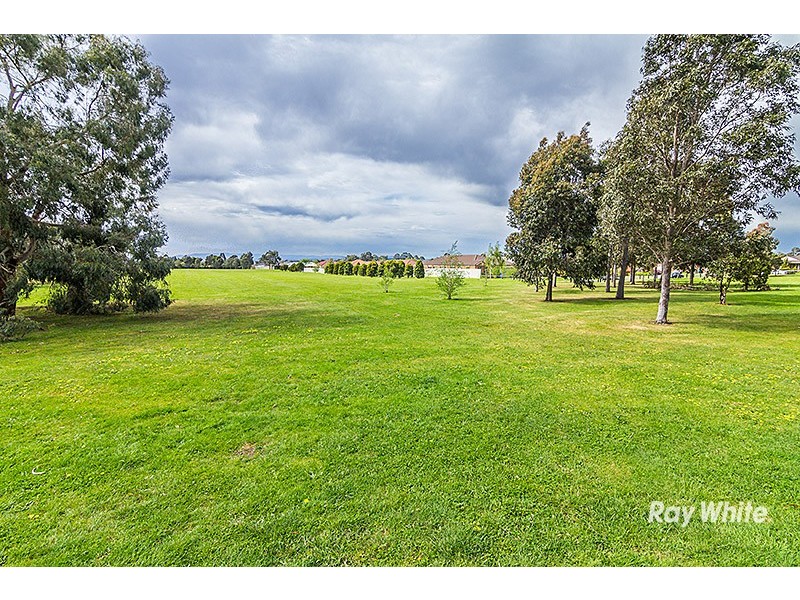 30 Monahans Road, Cranbourne VIC 3977