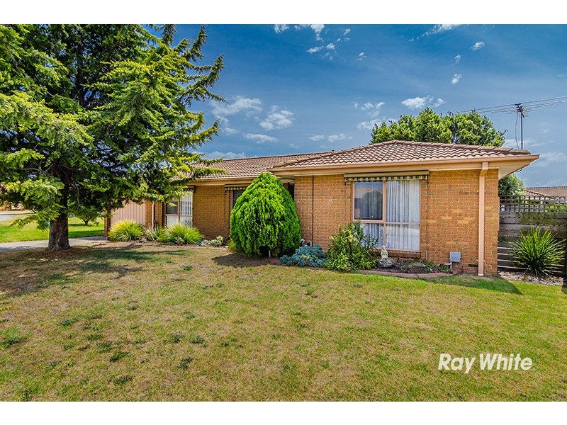 3/4 Blueberry Close, Cranbourne North VIC 3977