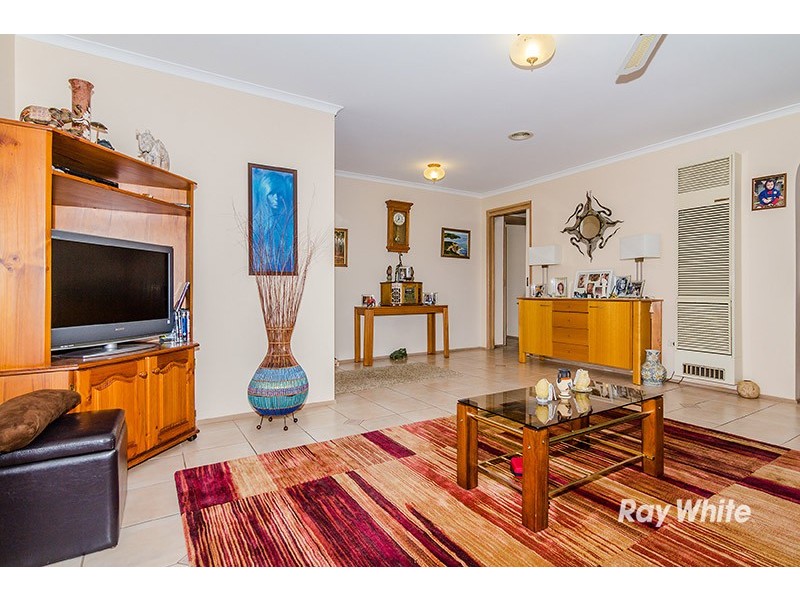 3/4 Blueberry Close, Cranbourne North VIC 3977