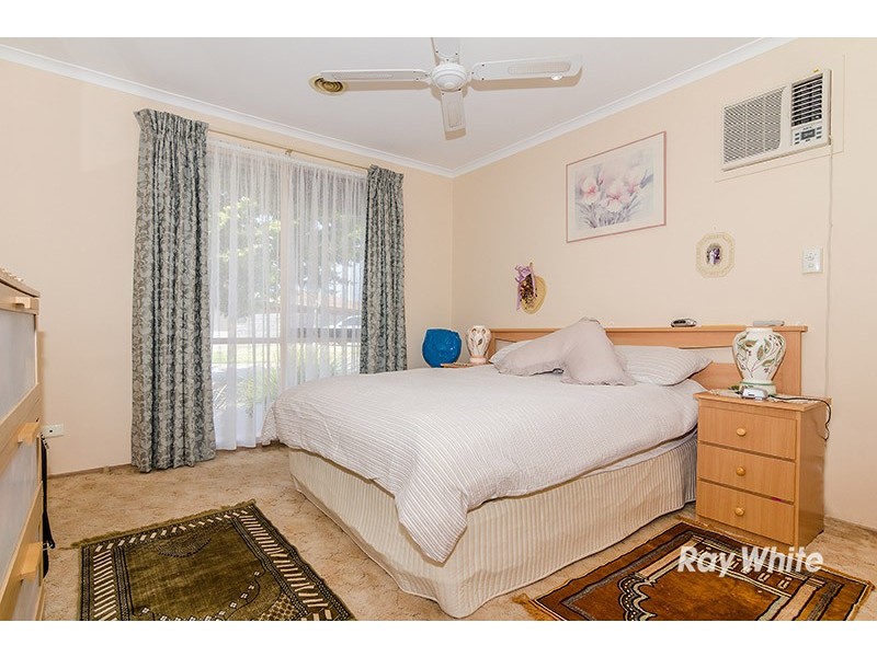 3/4 Blueberry Close, Cranbourne North VIC 3977