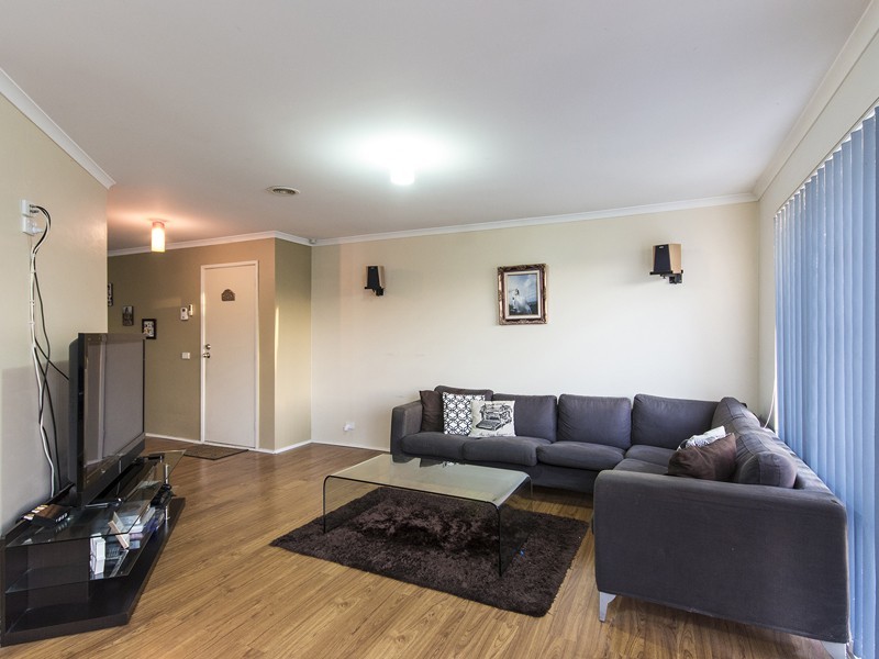 6 Brad Court, Cranbourne North VIC 3977