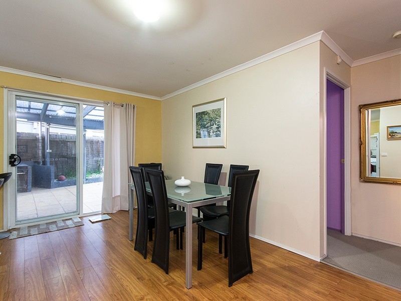 6 Brad Court, Cranbourne North VIC 3977