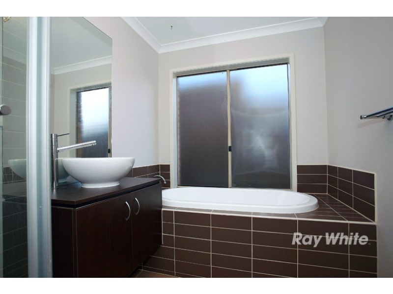 2 Benbrook Place, Lyndhurst VIC 3975