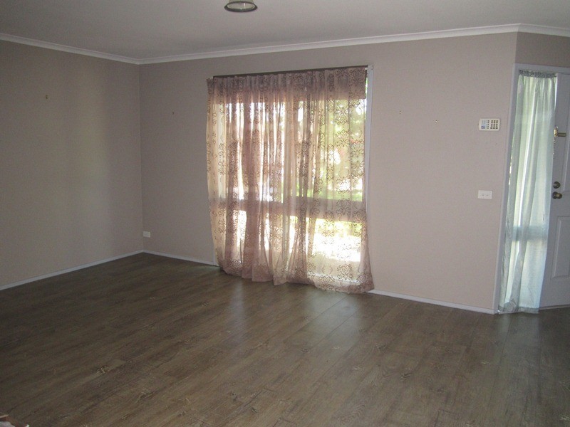 38 Maltravers Crescent, Cranbourne North VIC 3977