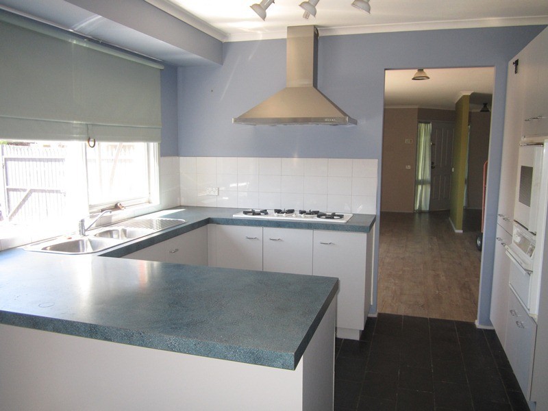 38 Maltravers Crescent, Cranbourne North VIC 3977