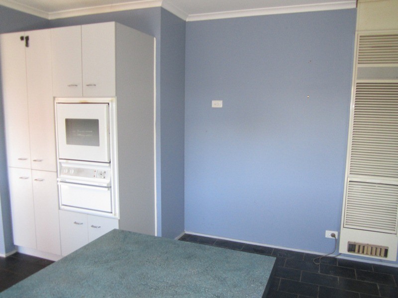 38 Maltravers Crescent, Cranbourne North VIC 3977