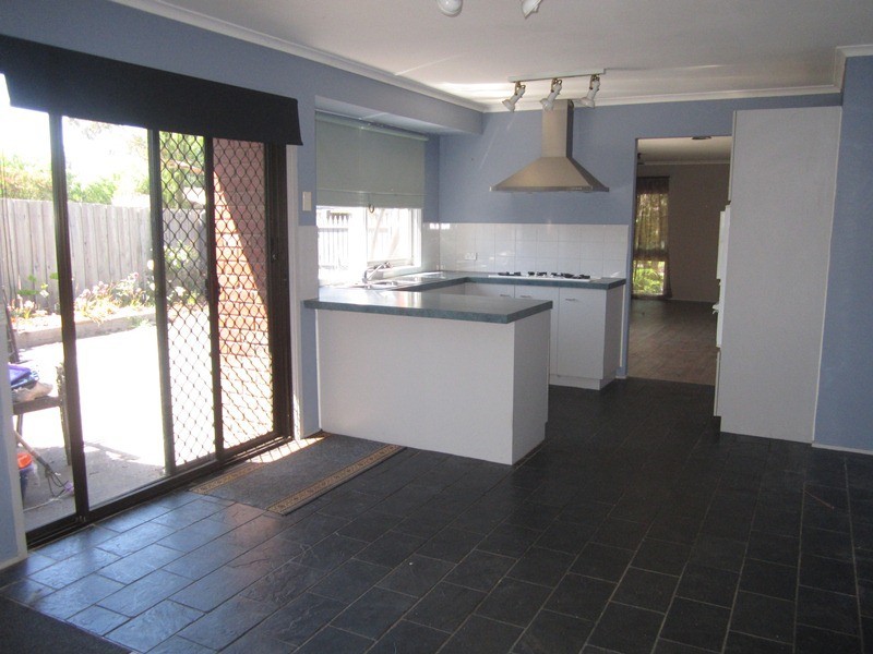 38 Maltravers Crescent, Cranbourne North VIC 3977