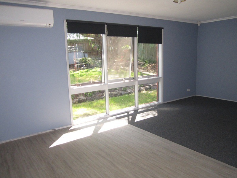 38 Maltravers Crescent, Cranbourne North VIC 3977