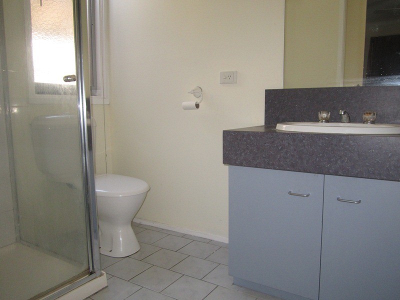 38 Maltravers Crescent, Cranbourne North VIC 3977