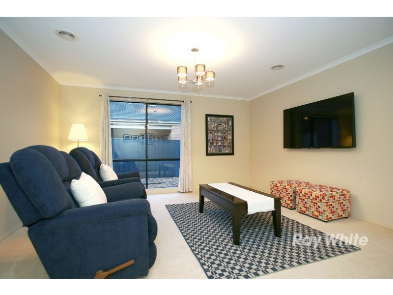 22 Melington Drive, Lyndhurst VIC 3975