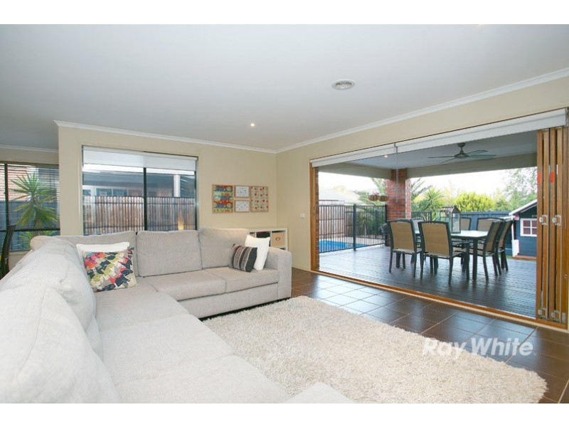 22 Melington Drive, Lyndhurst VIC 3975