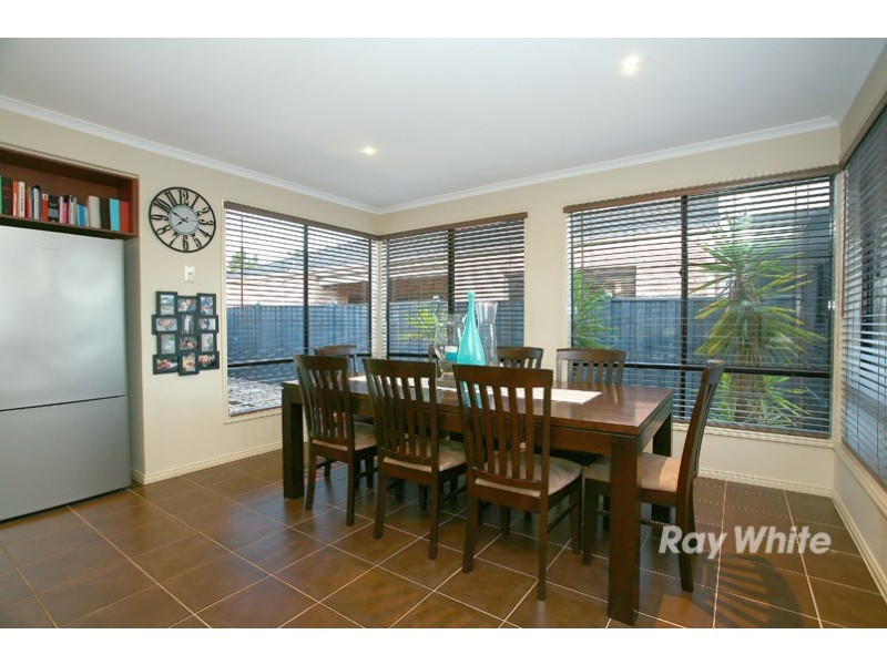 22 Melington Drive, Lyndhurst VIC 3975