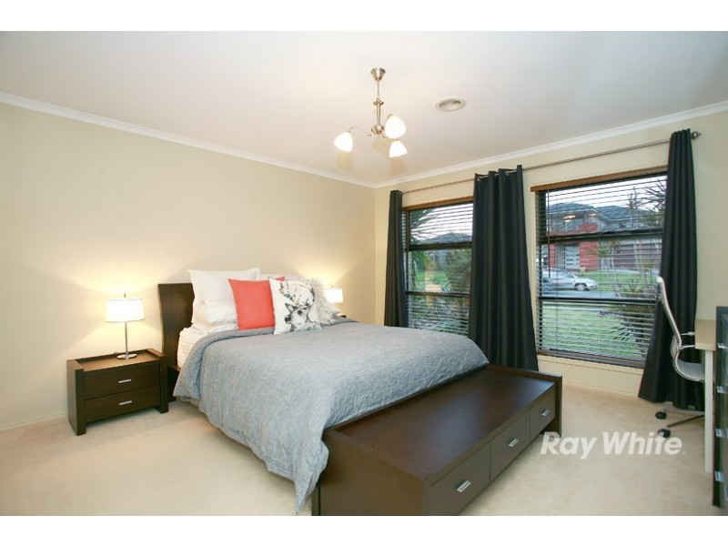 22 Melington Drive, Lyndhurst VIC 3975