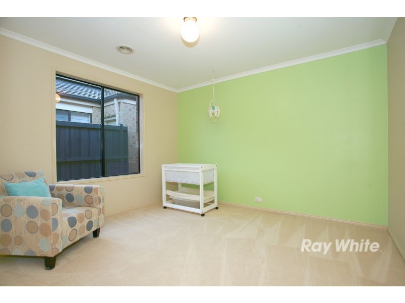 22 Melington Drive, Lyndhurst VIC 3975