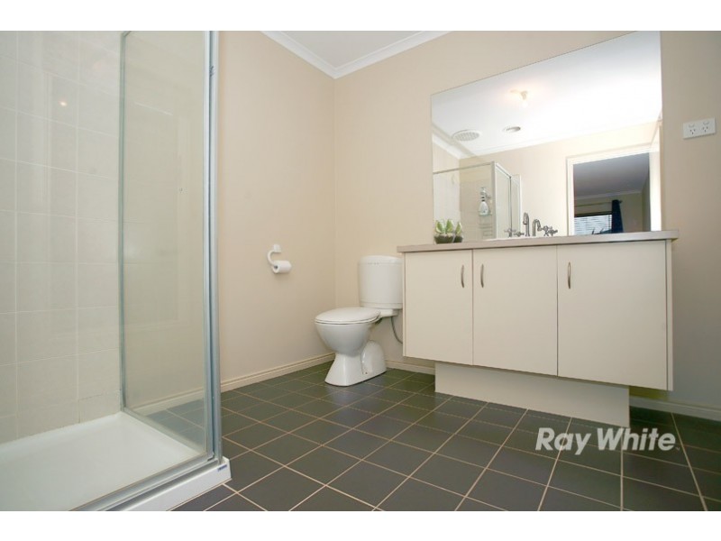 22 Melington Drive, Lyndhurst VIC 3975