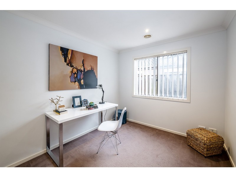 4 Islington Avenue, Cranbourne North VIC 3977