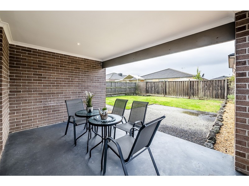4 Islington Avenue, Cranbourne North VIC 3977