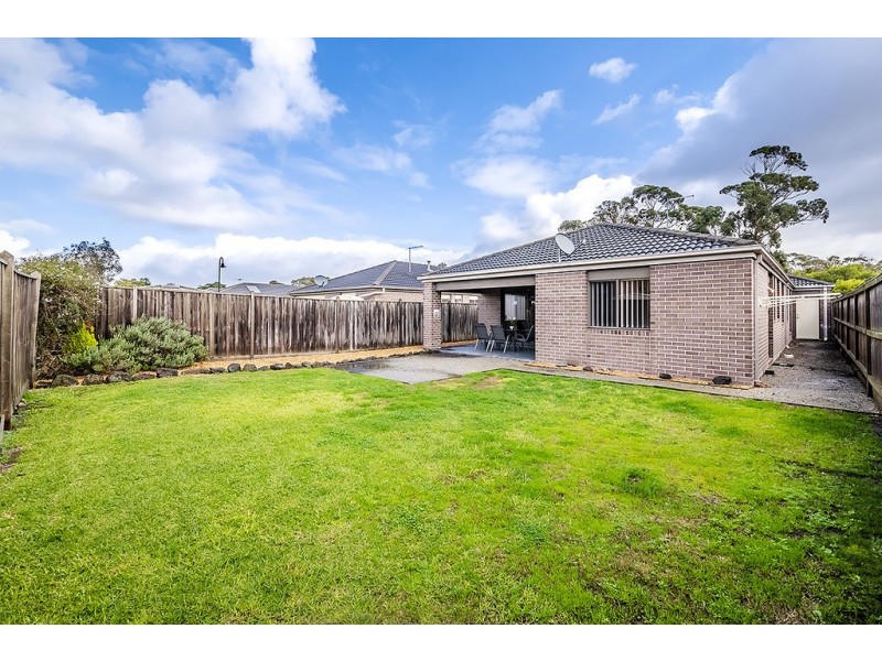 4 Islington Avenue, Cranbourne North VIC 3977