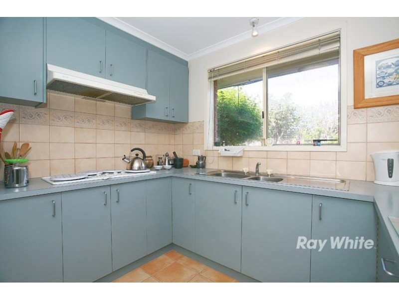 27 Godwin Crescent, Cranbourne North VIC 3977