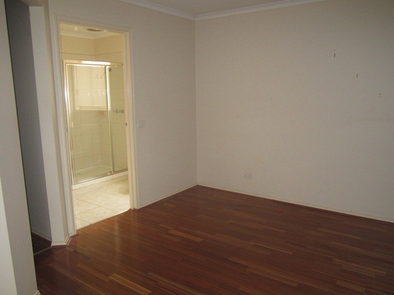 16 Cromwell Lane, Cranbourne East VIC 3977