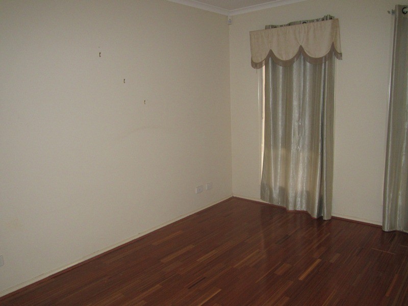 16 Cromwell Lane, Cranbourne East VIC 3977