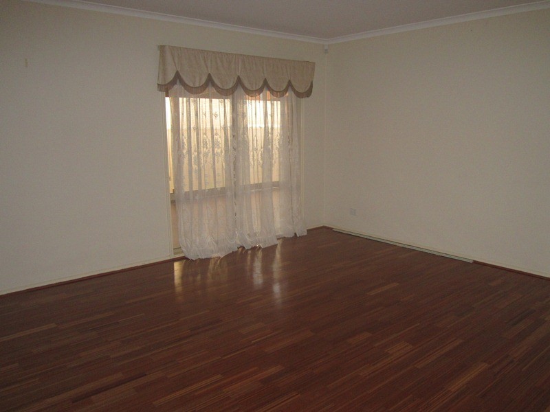 16 Cromwell Lane, Cranbourne East VIC 3977