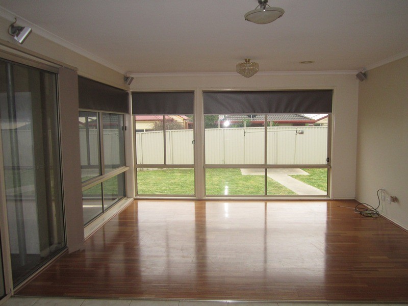 16 Cromwell Lane, Cranbourne East VIC 3977