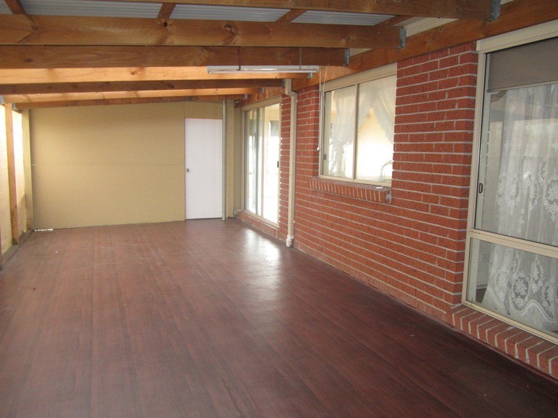 16 Cromwell Lane, Cranbourne East VIC 3977