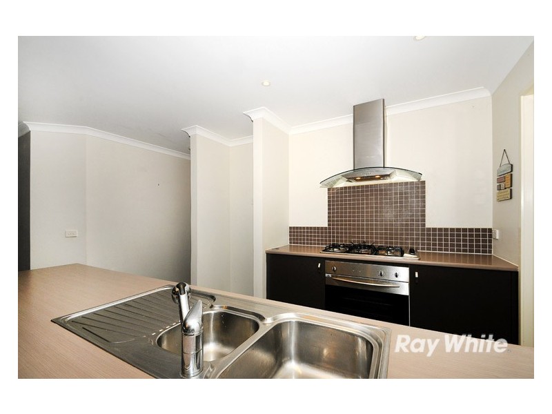 18 Powerscout Retreat, Cranbourne VIC 3977