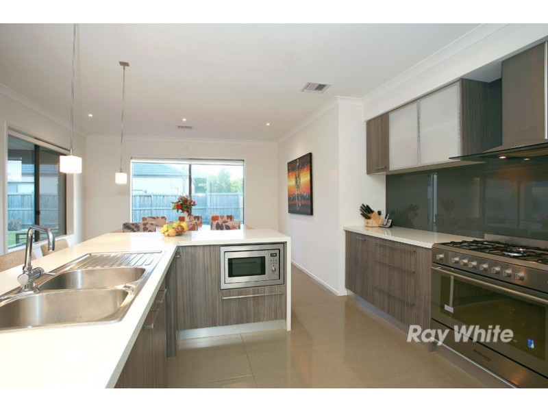 17 Island Circuit, Lyndhurst VIC 3975