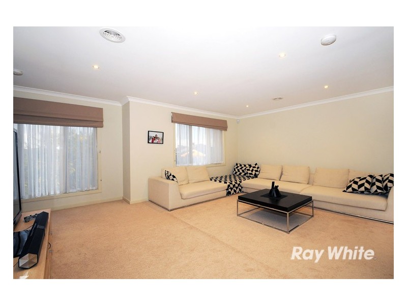 1 Hanrahan Wynd, Lynbrook VIC 3975