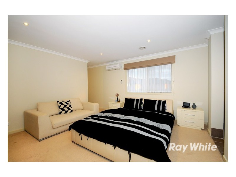 1 Hanrahan Wynd, Lynbrook VIC 3975