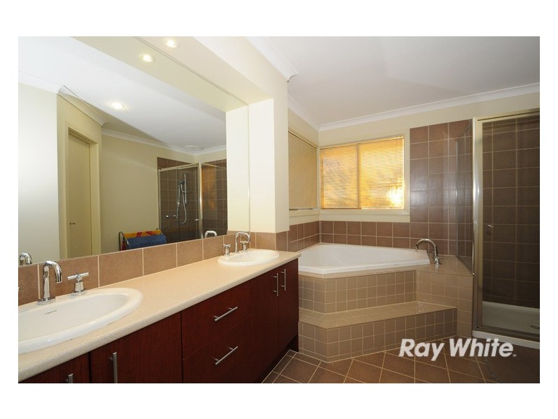 1 Hanrahan Wynd, Lynbrook VIC 3975