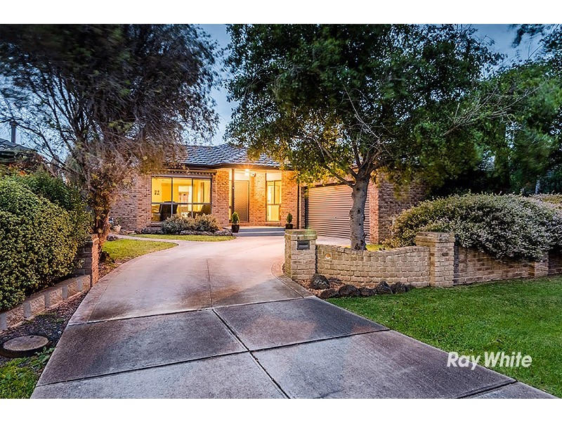 10 Annand Close, Cranbourne West VIC 3977