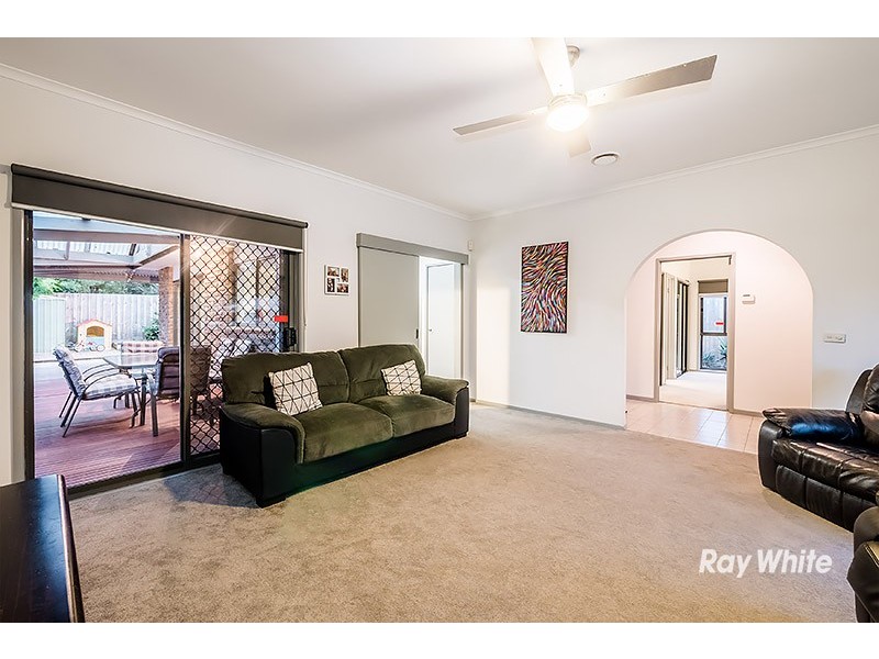 10 Annand Close, Cranbourne West VIC 3977