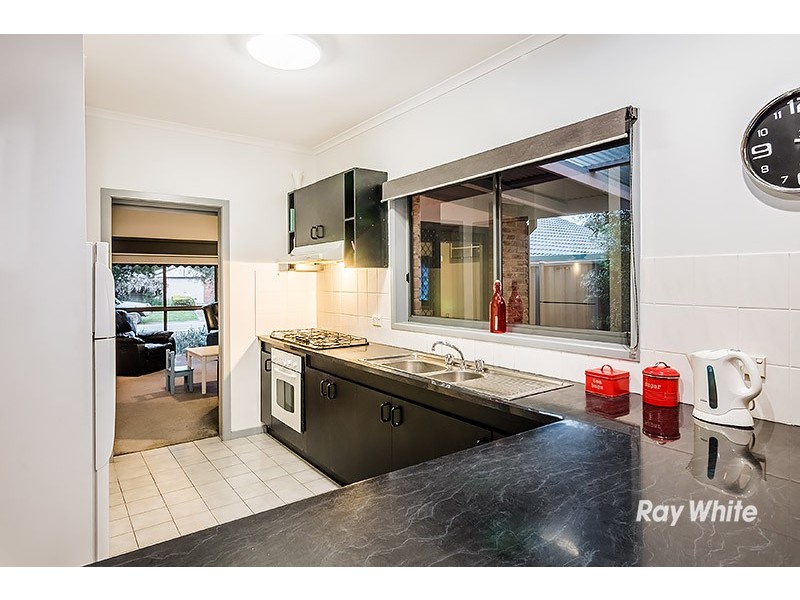 10 Annand Close, Cranbourne West VIC 3977