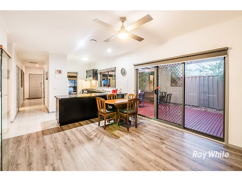 10 Annand Close, Cranbourne West VIC 3977