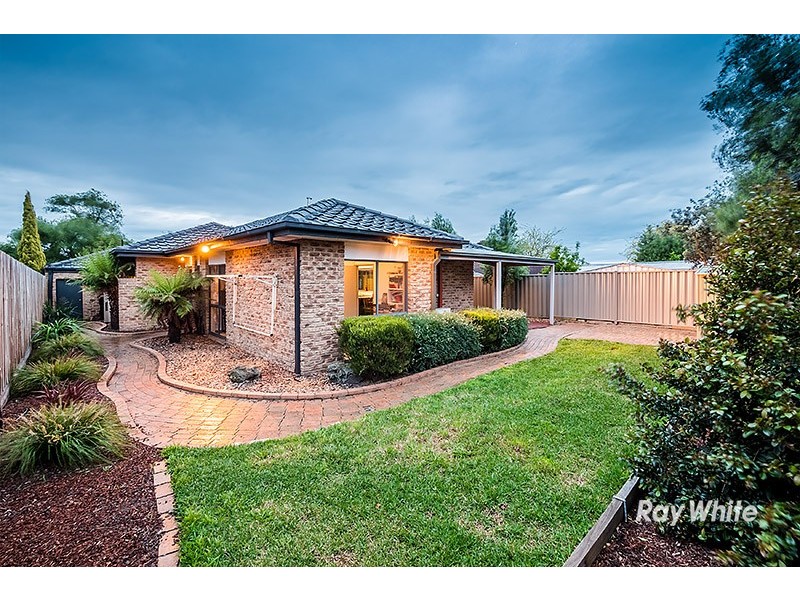 10 Annand Close, Cranbourne West VIC 3977