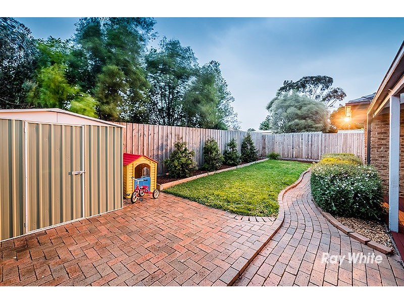 10 Annand Close, Cranbourne West VIC 3977