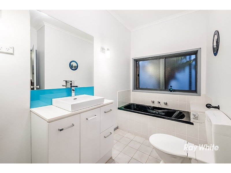 10 Annand Close, Cranbourne West VIC 3977