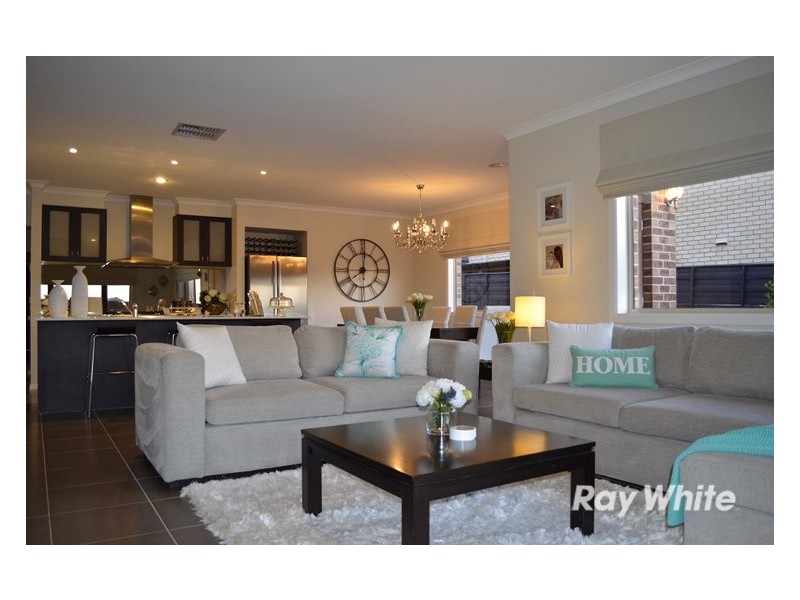 9 Elphin Close, Lynbrook VIC 3975